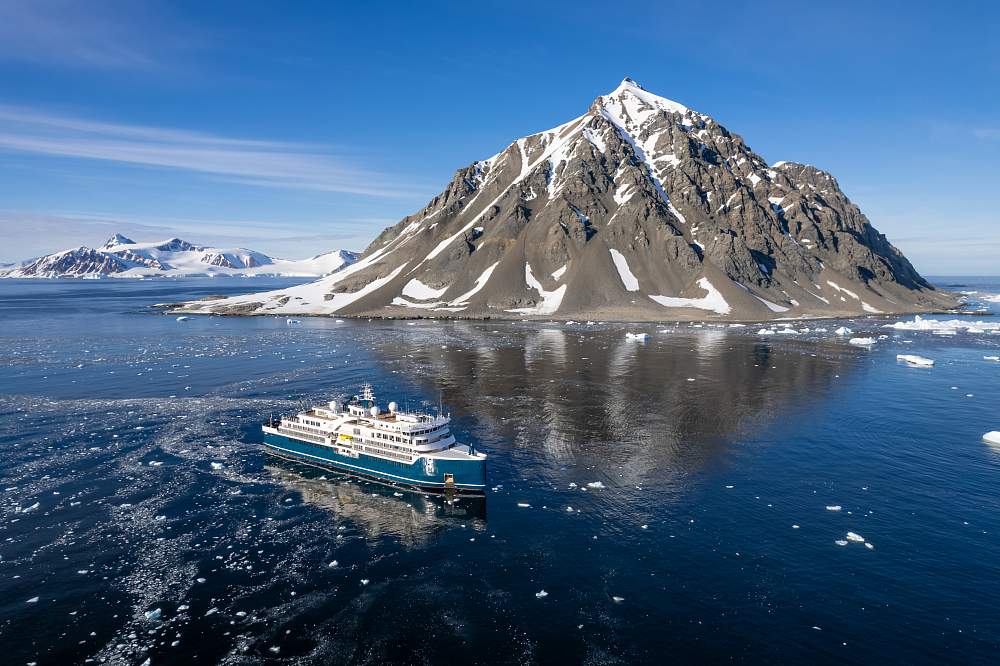 Экспедиционный круиз на мега-яхте SH Minerva «Эхо морей. Фантастическое путешествие из Антарктиды в Новую Зеландию»