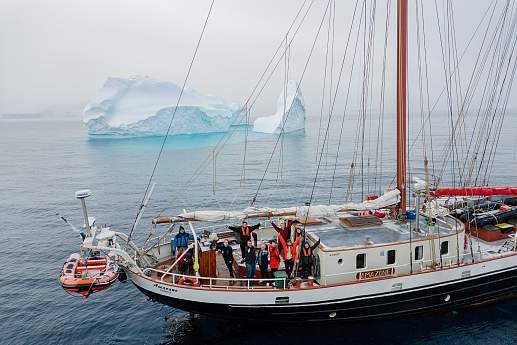 Круиз Парусная экспедиция к Антарктическому полуострову на судне Amazone (с перелетом через пролив Дрейка)