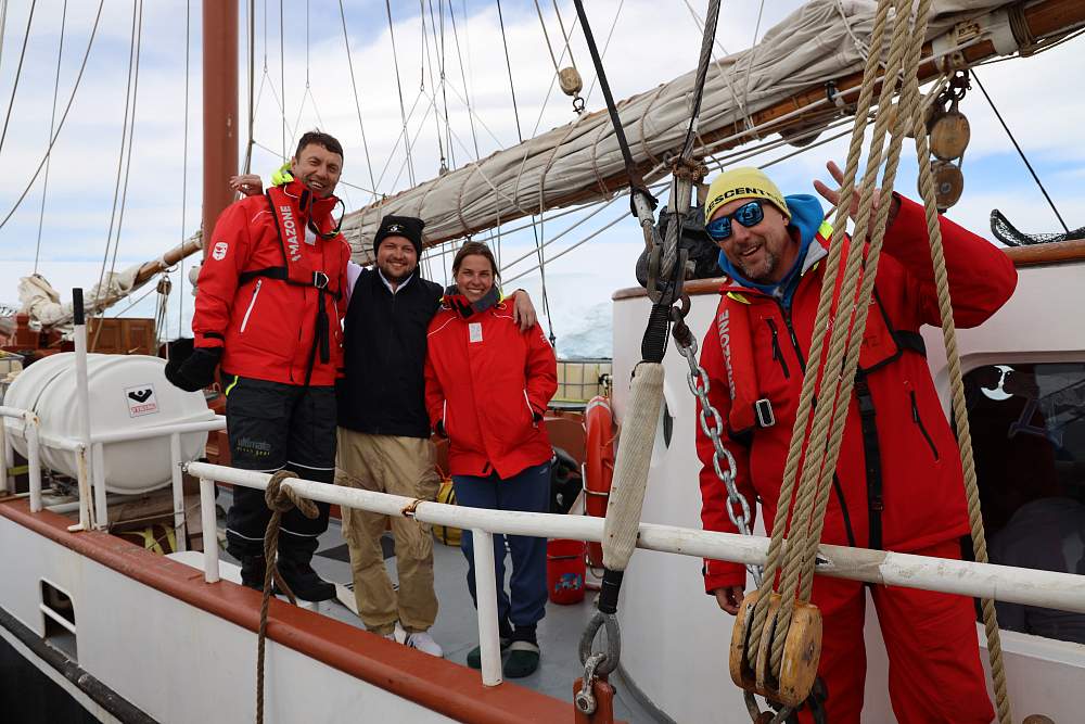 Парусная экспедиция к Антарктическому полуострову на судне Amazone (с однократным перелетом через пролив Дрейка) (Пунта-Аренас – Ушуайя)